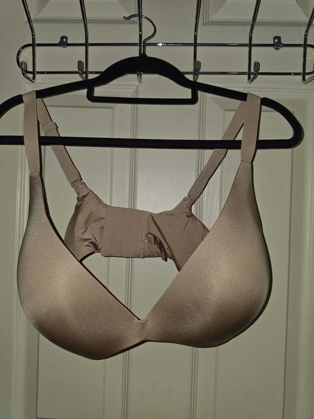 SKIMS Smooth Wireless Bra in Light Taupe